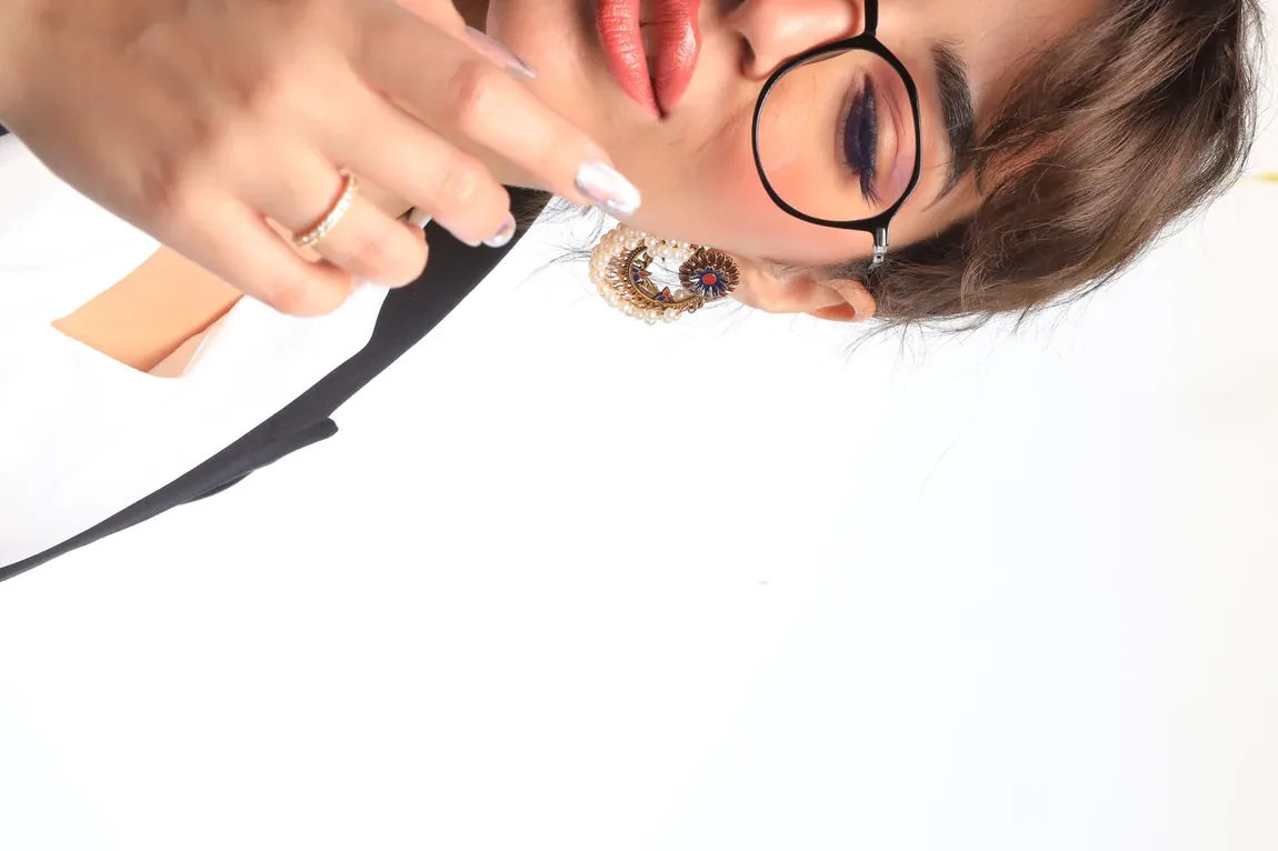تصوير ملابس — خلفية بيضاء
