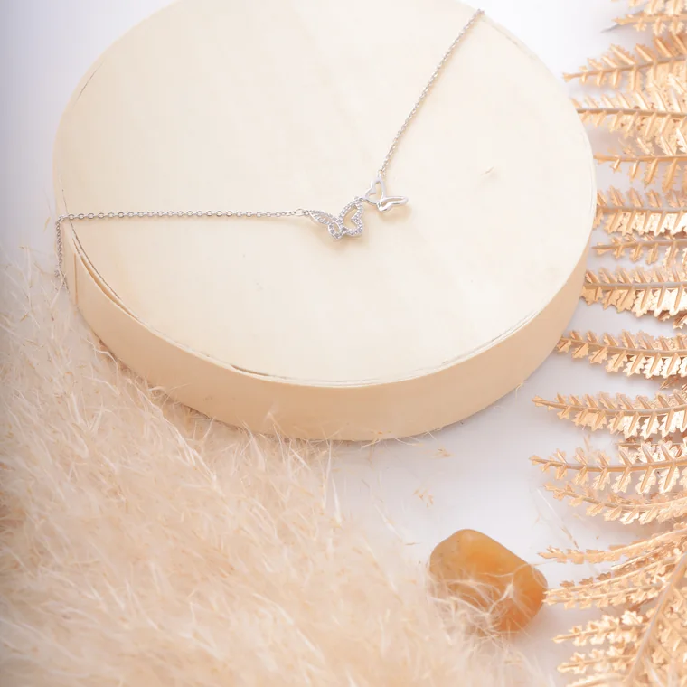 اكسسوارات 002 — تصوير استوديو لايف لينس ب<a href=
