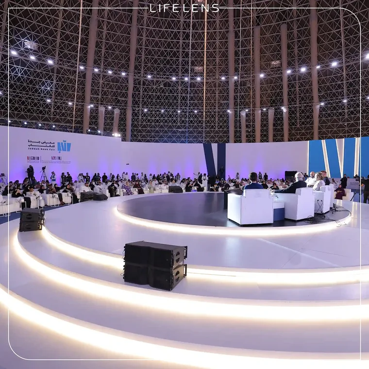 20 20 11zon — تصوير استوديو لايف لينس ب<a href=