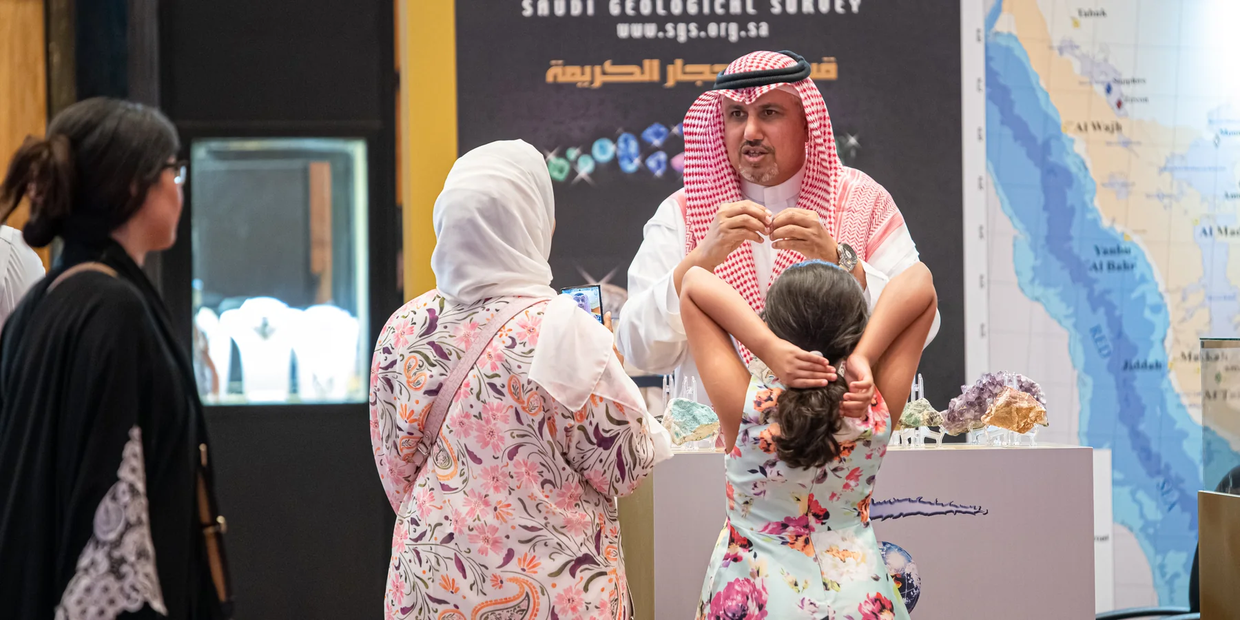 تصوير الفعاليات والمهرجانات بجدة - توثيق سوق المزارعين والتفاعل البشري المبهج لـ لايف لينس